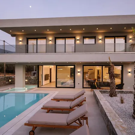 Evi & Eugenia With Heated Pools By Temma Villa *