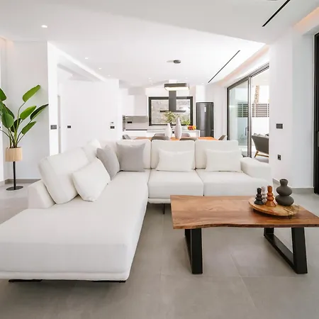 Evi & Eugenia With Heated Pools By Temma Villa Hersonissos (Crete)