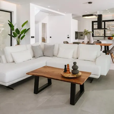 Evi & Eugenia - 3bd Luxury By Temma *