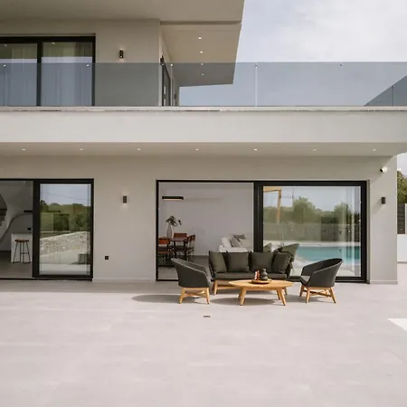Evi & Eugenia With Heated Pools By Temma Villa *