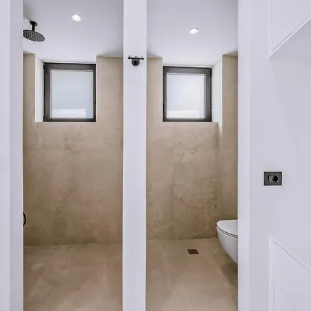 Villa Evi & Eugenia With Heated Pools By Temma *