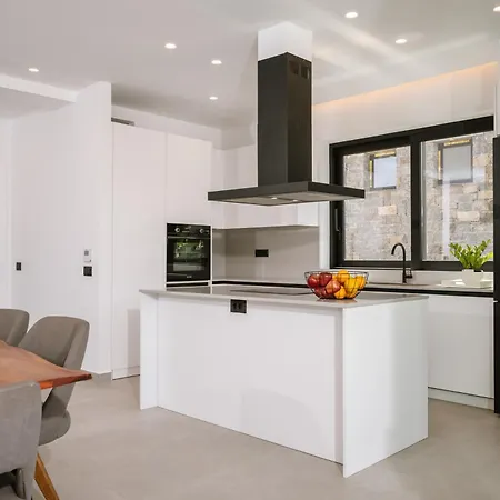 Villa Evi & Eugenia - 3bd Luxury By Temma