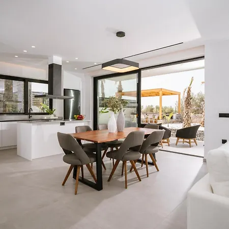 Βίλα Evi & Eugenia - 3bd Luxury By Temma Χερσόνησος