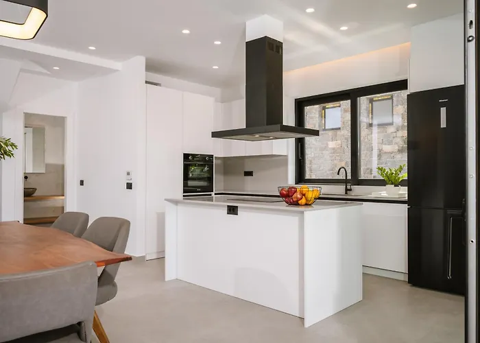 Vila Evi & Eugenia - 3bd Luxury By Temma