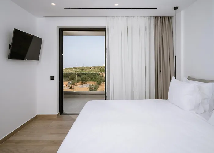 Evi & Eugenia - 3bd Luxury By Temma Vila