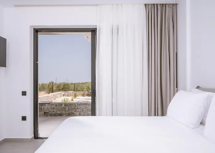 Evi & Eugenia - 3bd Luxury By Temma Vila